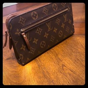 Louis Vuitton Clutch Style Wallet